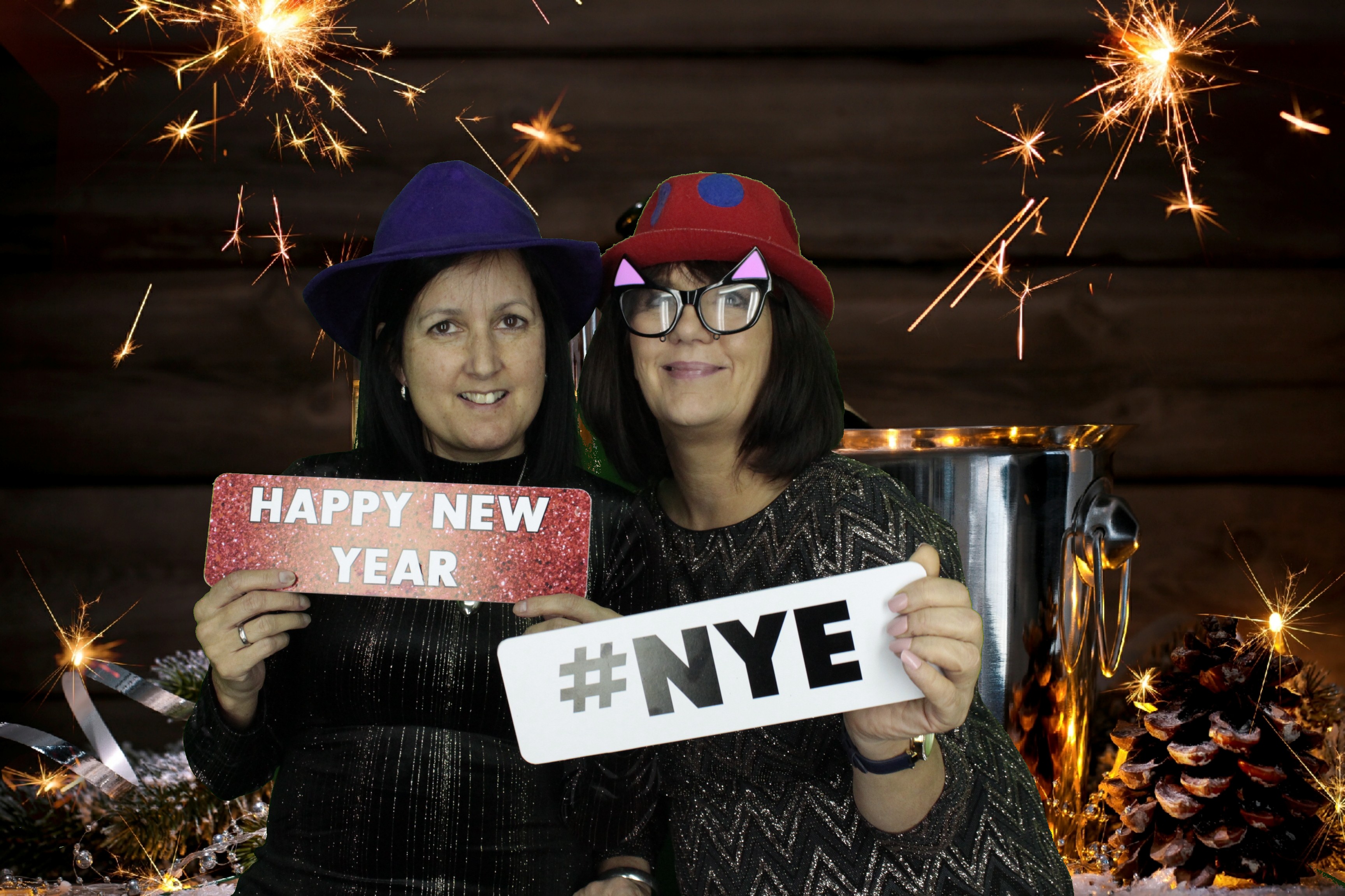 New Years Eve Party Silvermere | View more photos from the event at gallery.myphotoboothexperience.co.uk/u/MyPhotoBoothExperienceLtd/New-Years-Eve-Party-Silvermere